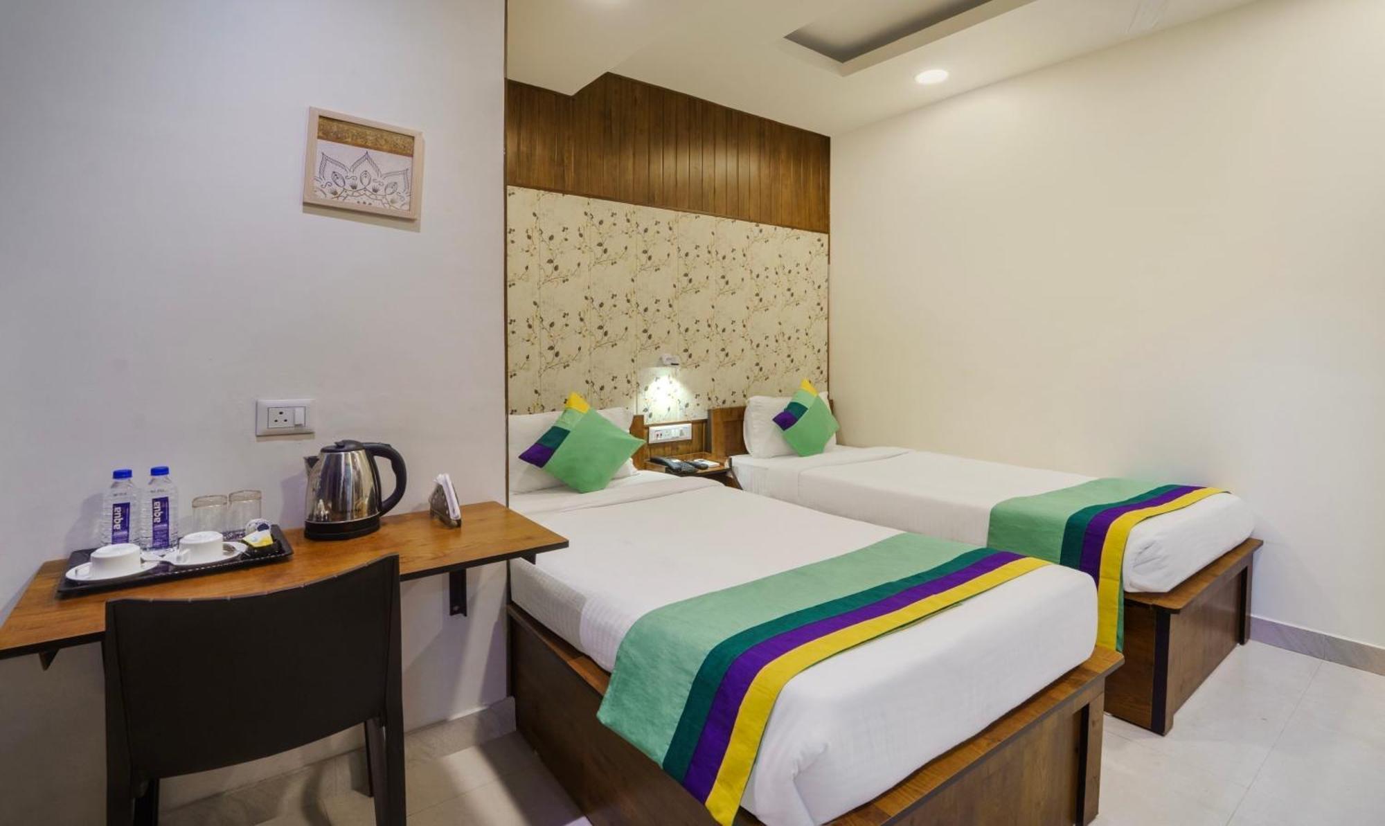 Treebo Park Palace Guwahati Bagian luar foto