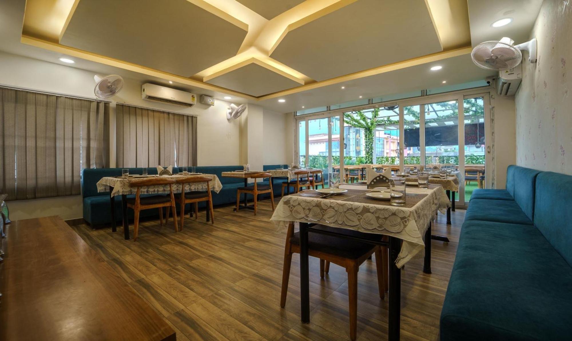 Treebo Park Palace Guwahati Bagian luar foto